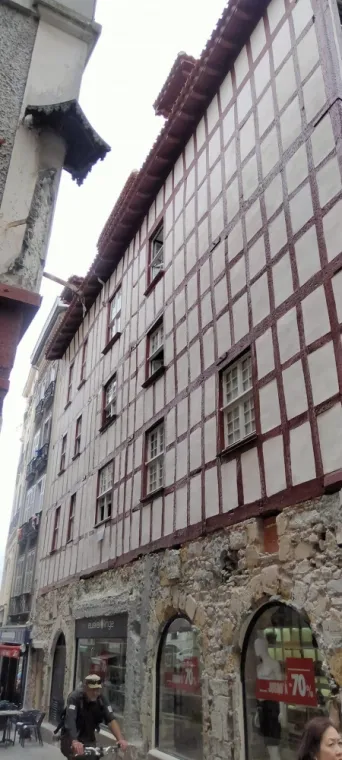 Fabrication et pose de menuiseries traditionnelles à Bayonne